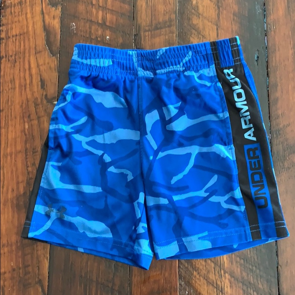 3T Under Armour shorts
